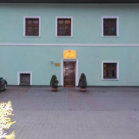 Hotel Krivan Kysucke Nove Mesto Екстер'єр фото